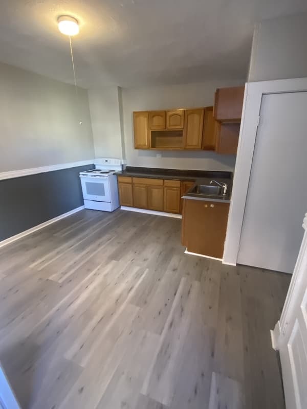 Hartford Condo: 441 Wethersfield Avenue - 2N