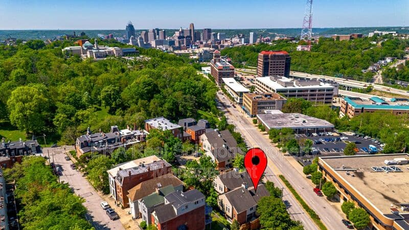 CIncinnati Condo: 2132 Gilbert Ave.