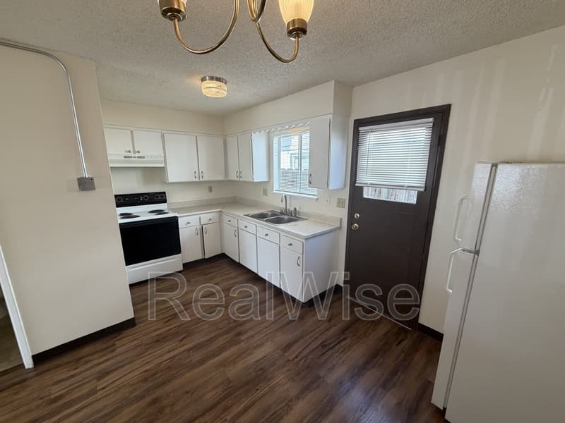 Grants Pass House: 1120 SW 5th St