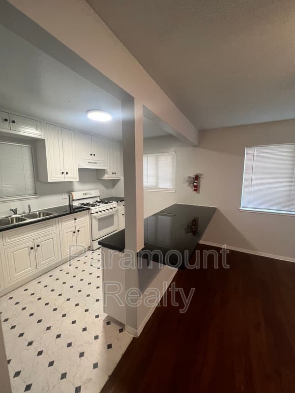 Richmond Condo: 171 22nd St.