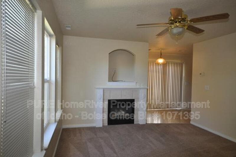 Nampa House: 1304 S Ivy St