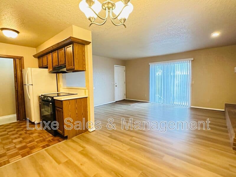 Oklahoma City Condo: 3200 W Britton Road
