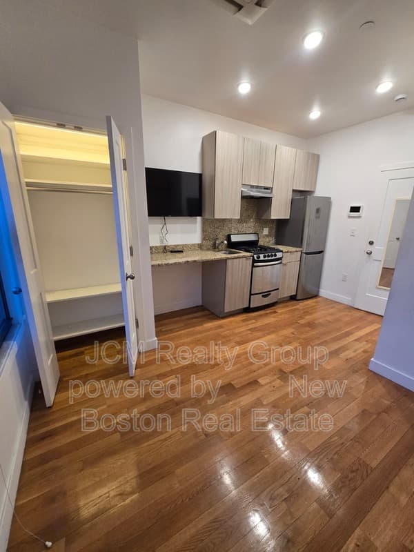 Chelsea Condo: 21 Fifth Street