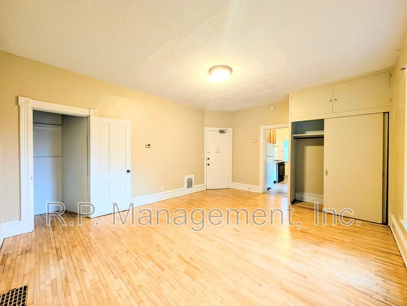 Saint Paul Condo: 2048 Carroll Ave