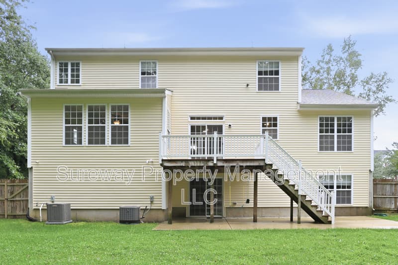 Pemberton House: 13 Grist Mill Ct