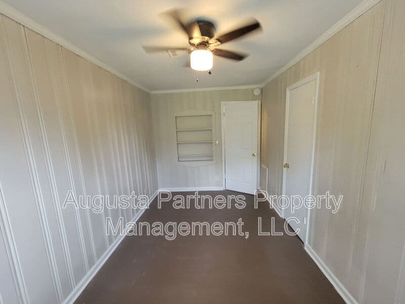 Augusta House: 2111 Dyer Street