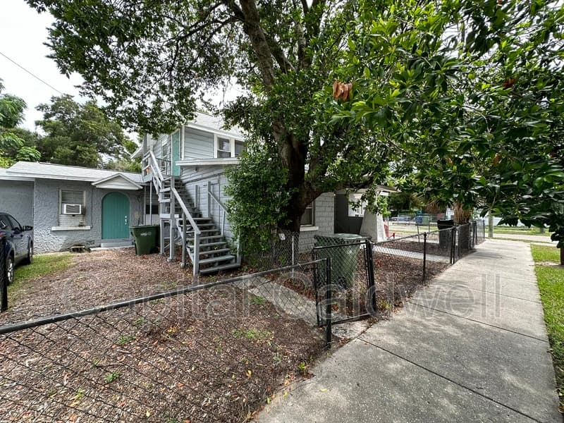 Tampa House: 1028 E 17th Ave