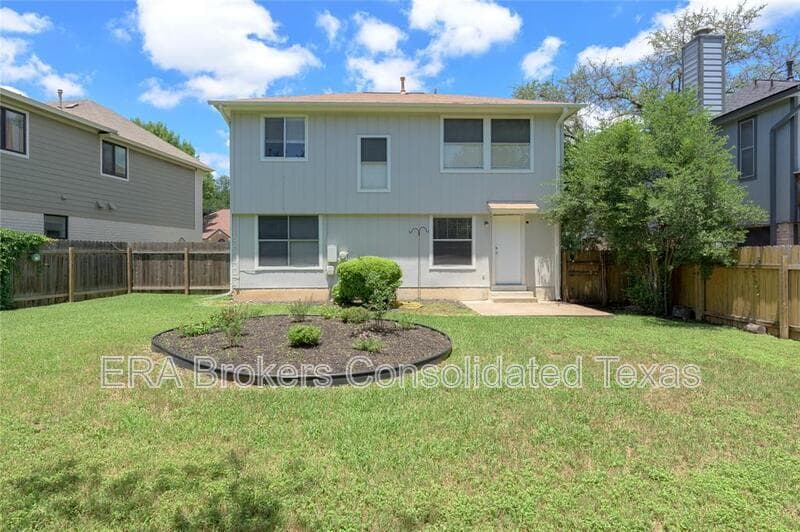 Austin House: 7601 Windrush Dr