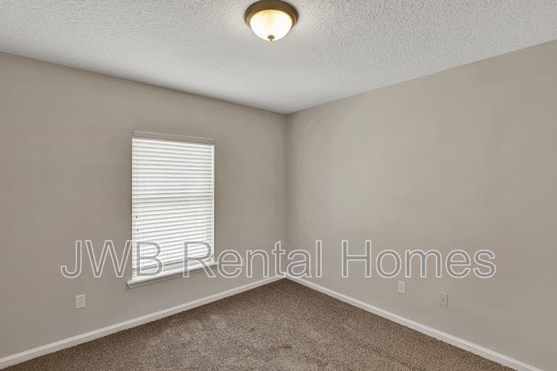 Jacksonville House: 14422 Christen Dr S