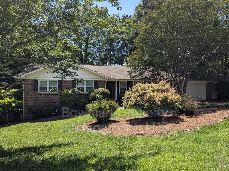 Athens House: 115 Davis Estates Rd