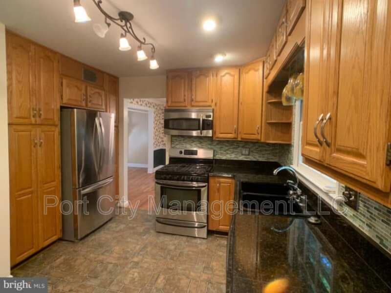 Columbia Condo: 10902 Swansfield Road - 5 - Basement Apartment