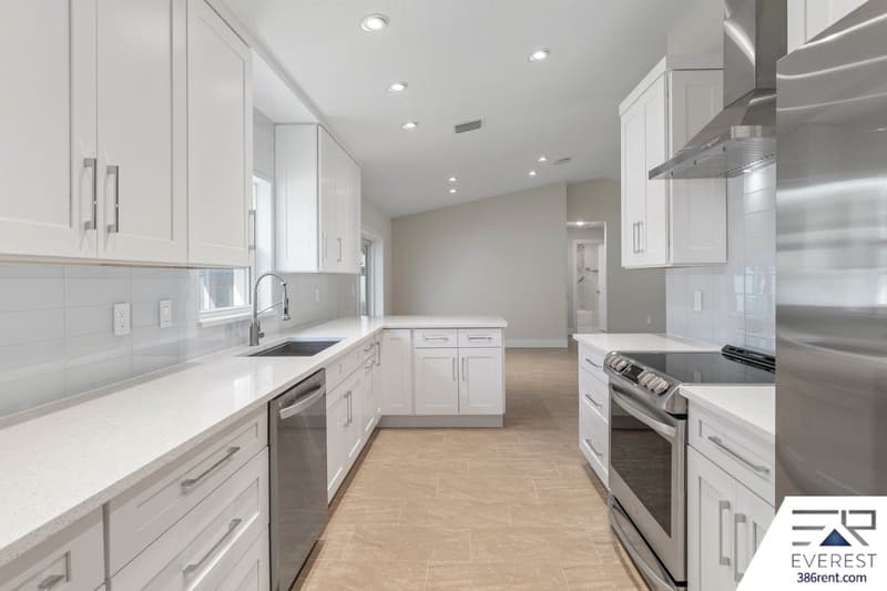 Palm Coast House: 12 Walt Place