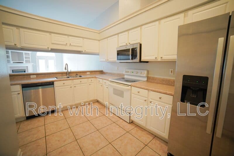 Tallahassee House: 1060 Kingdom Drive