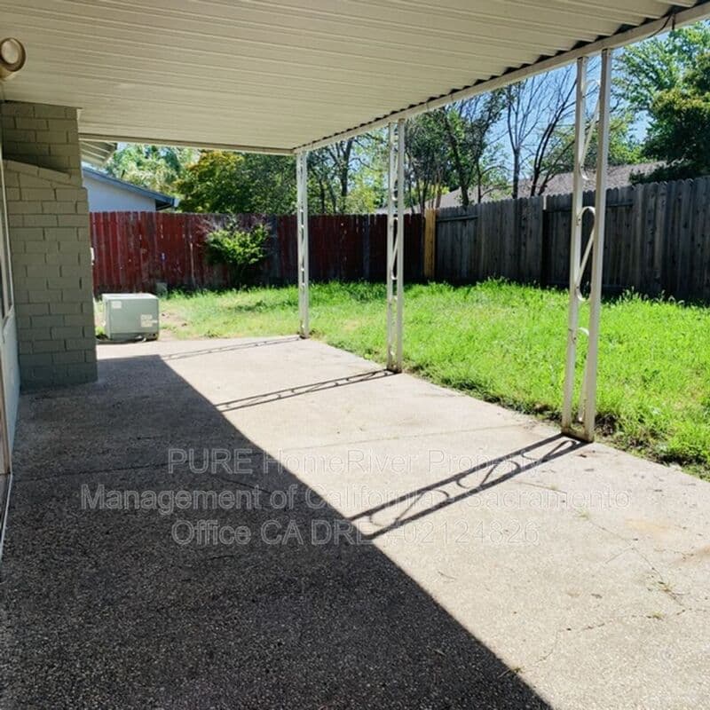 Sacramento House: 5320 Andrea Boulevard