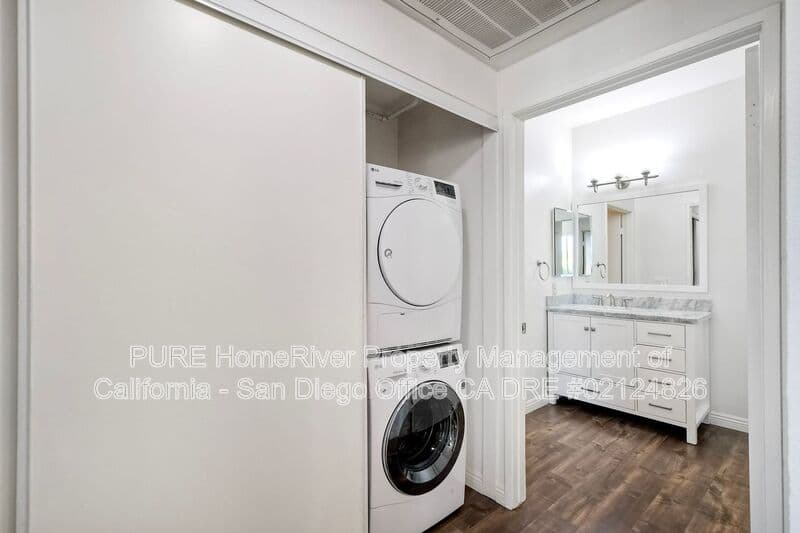 San Diego House: 18812 Caminito Cantilena