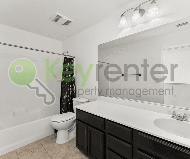 Lincoln House: 1552 Flora Way