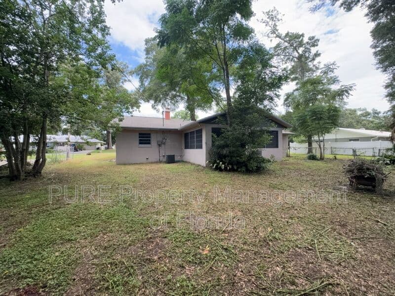 Ocala House: 5714 SE 4th Street