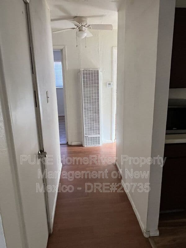 Albuquerque House: 10508 Love Ave NE