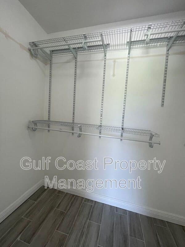 North Port House: 3365 Avanti Circle