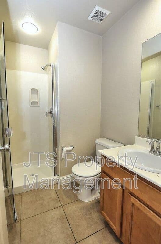 Orangevale House: 9041 Crescenda Lane