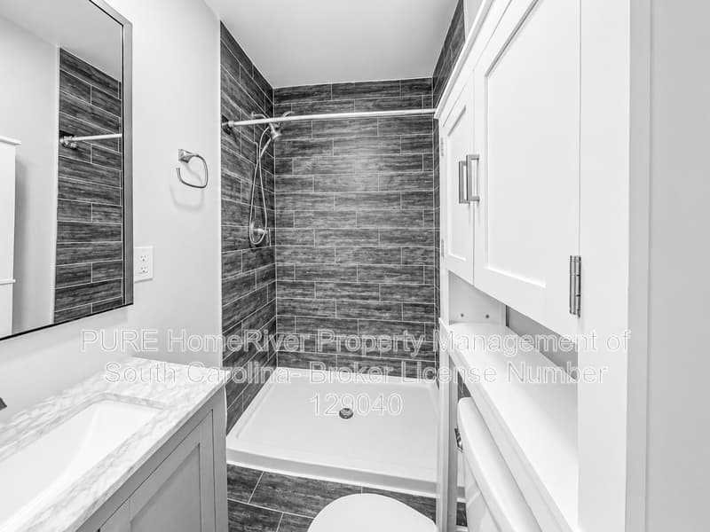 North Charleston House: 1919 Norwood St