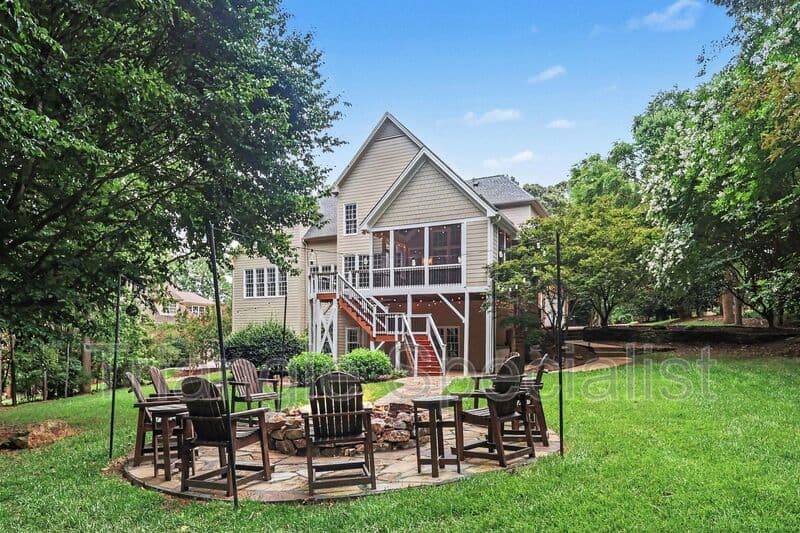 Raleigh House: 6121 Carlyle Drive
