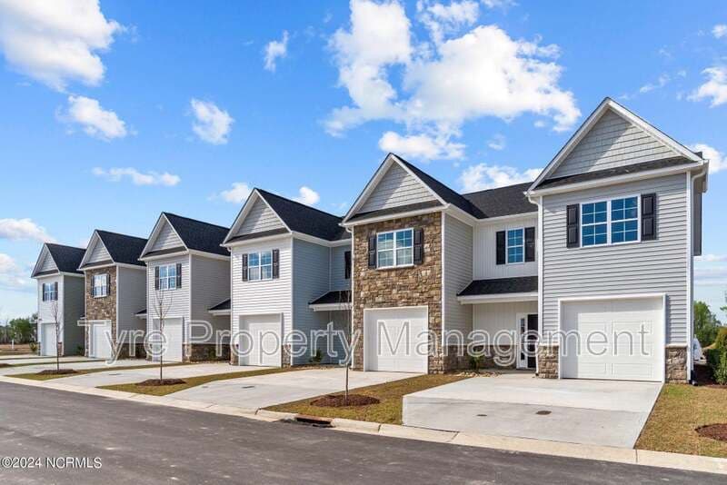 Greenville Townhome: 1904 Newbury Way