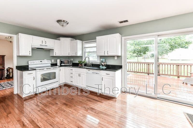 Herndon House: 1350 Shallow Ford Rd