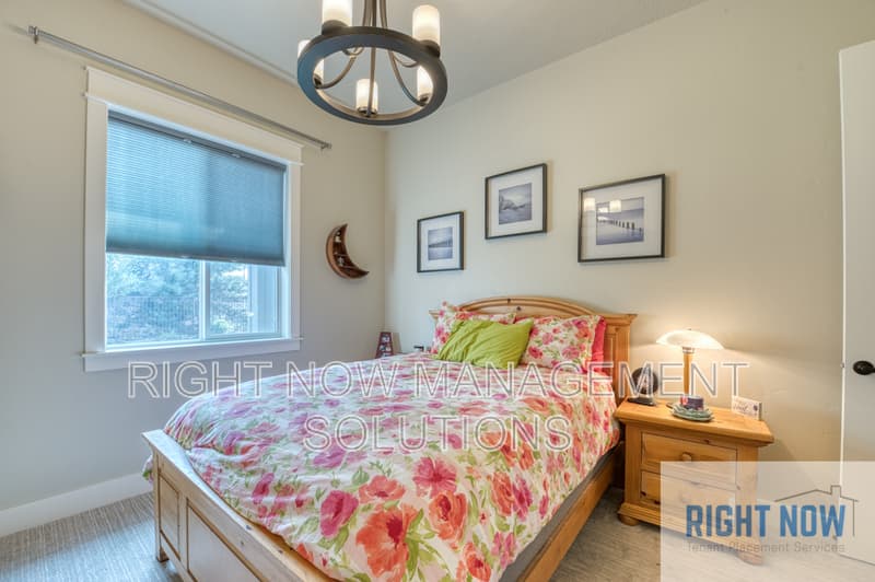 Eagle House: 4113 West Gray Fox Street