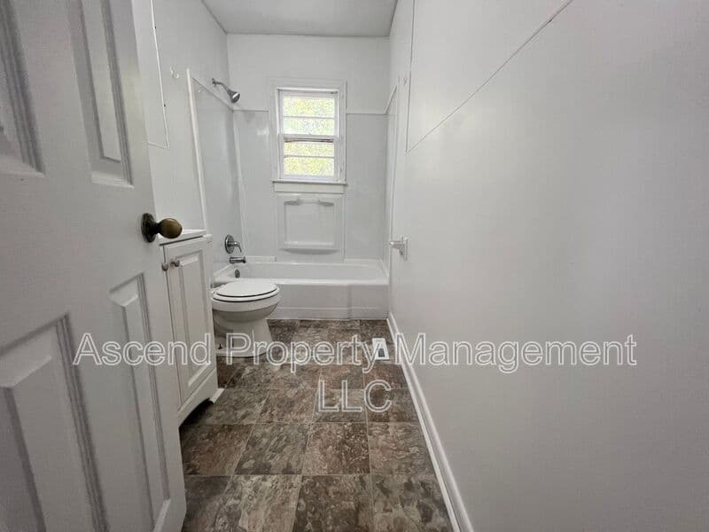 Chattanooga House: 623 Belle Vista Ave
