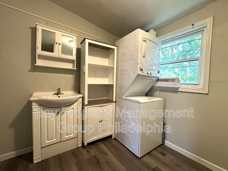 Philadelphia House: 1926 McClellan St
