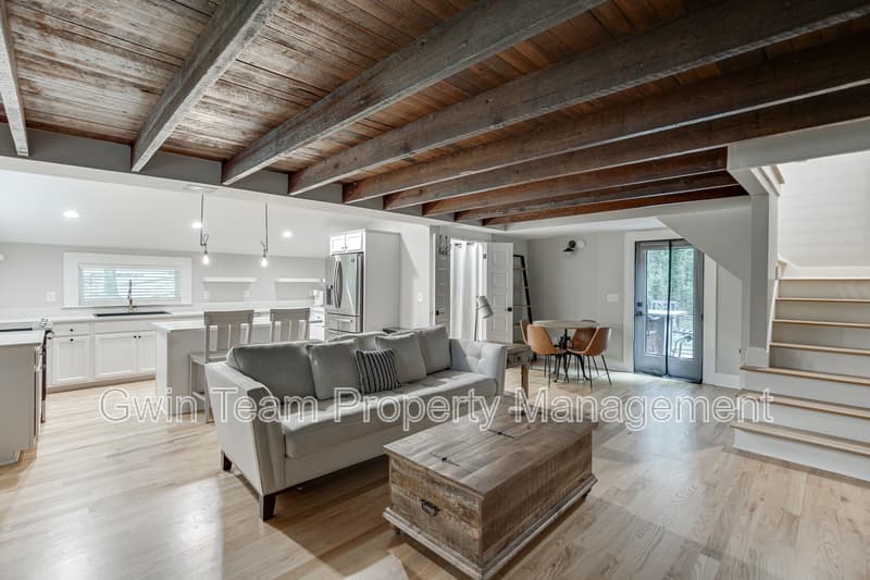 Lawrenceville House: 75 Cherry St