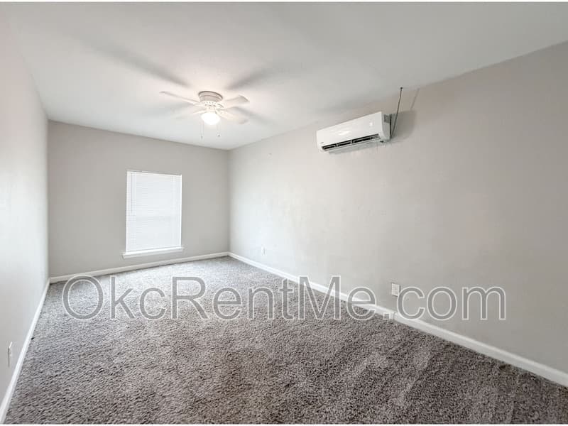 Moore House: 649 NW 17th St