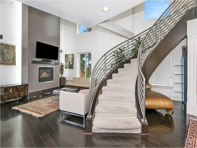 Portland House: 6020 Northeast Willow Street