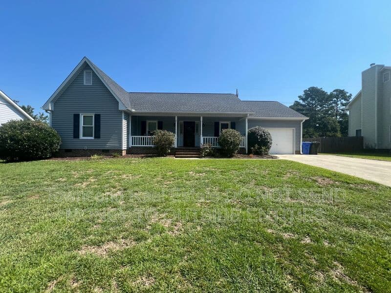 Fayetteville House: 6149 Lakeway Dr.