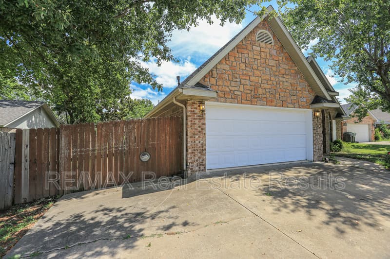 Rogers House: 407 N 40th St