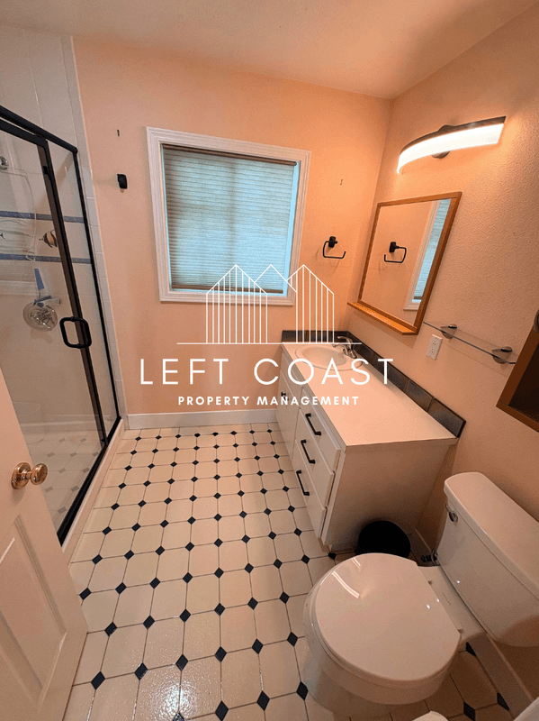 Lincoln City House: 1445 Southwest Coast Avenue