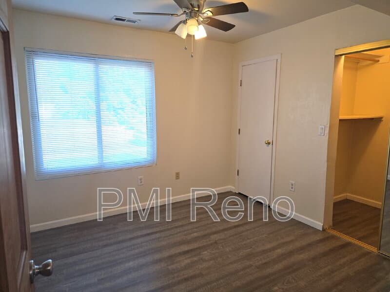 Sparks House: 977 Tyler Way