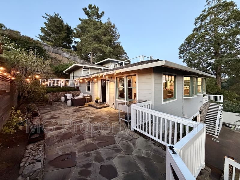 Mill Valley House: 74 Bay Vista Drive