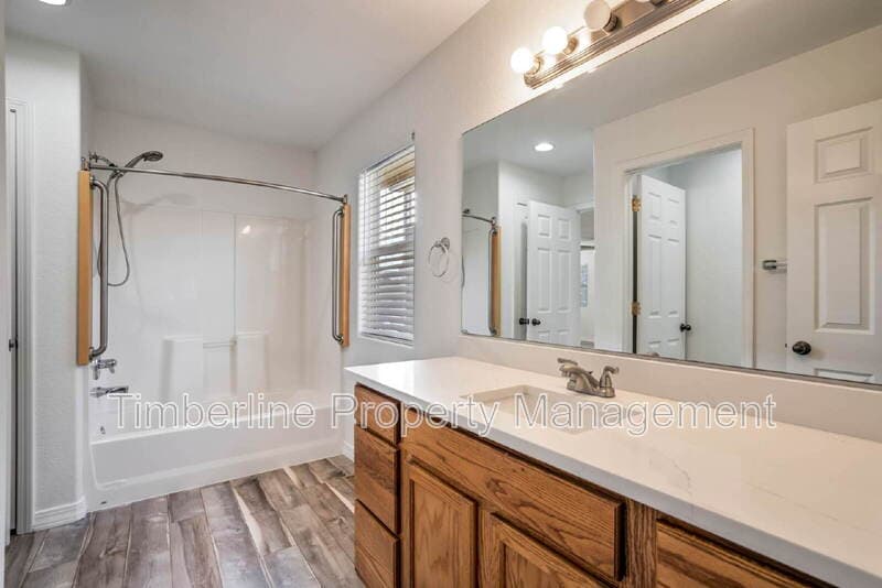Monument House: 339 Fourth Street