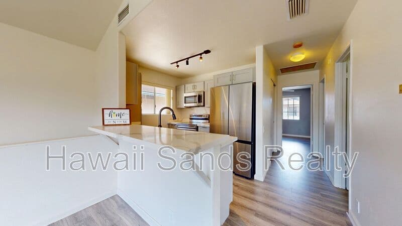 Ewa Beach House: 91-204 Kuina Pl