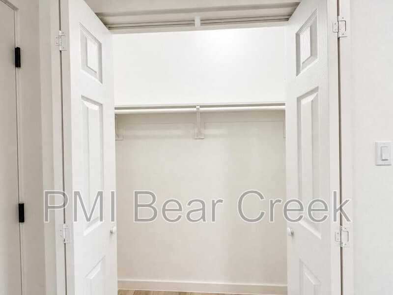 Houston Condo: 333 Delaware St