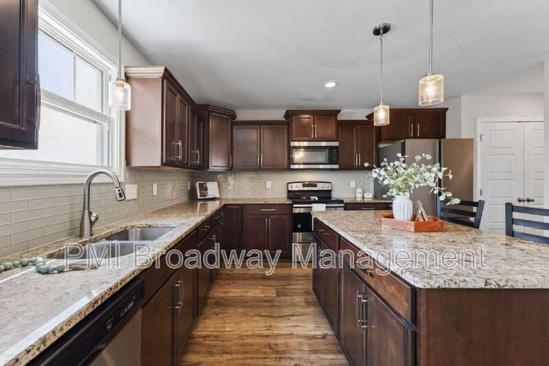 Clarksville House: 488 Kinslow Court