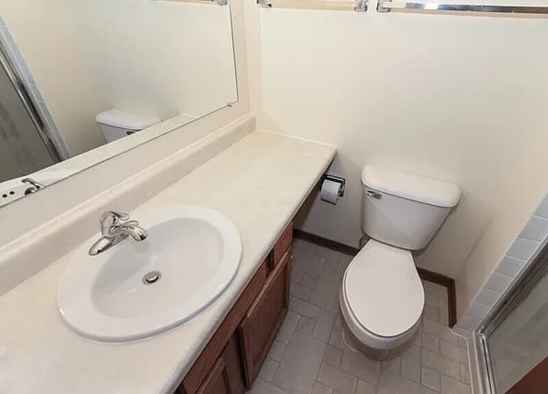Schaumburg House: 1732 Chesapeake Ln