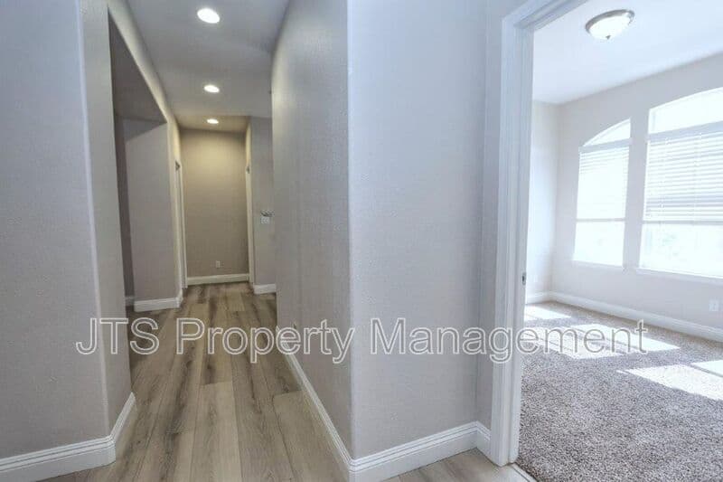 Sacramento House: 5424 Washoe Street
