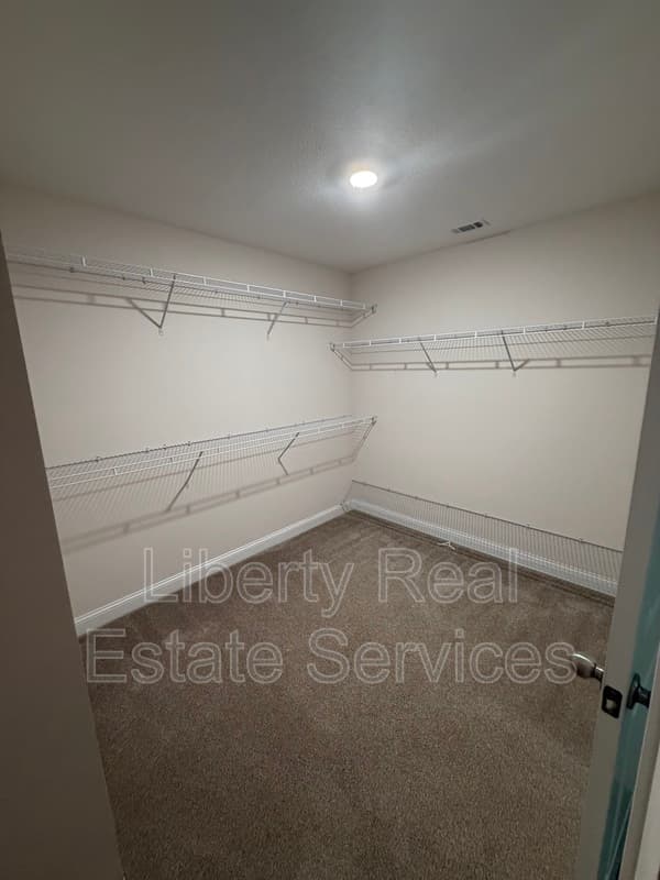 Hinesville House: 224 Whipple Ave