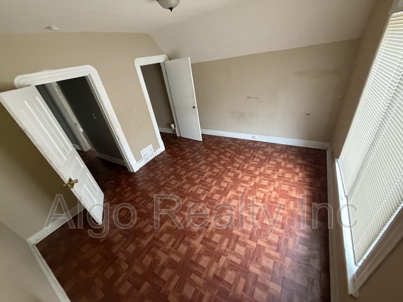 Minneapolis House: 2647 Fremont Ave N