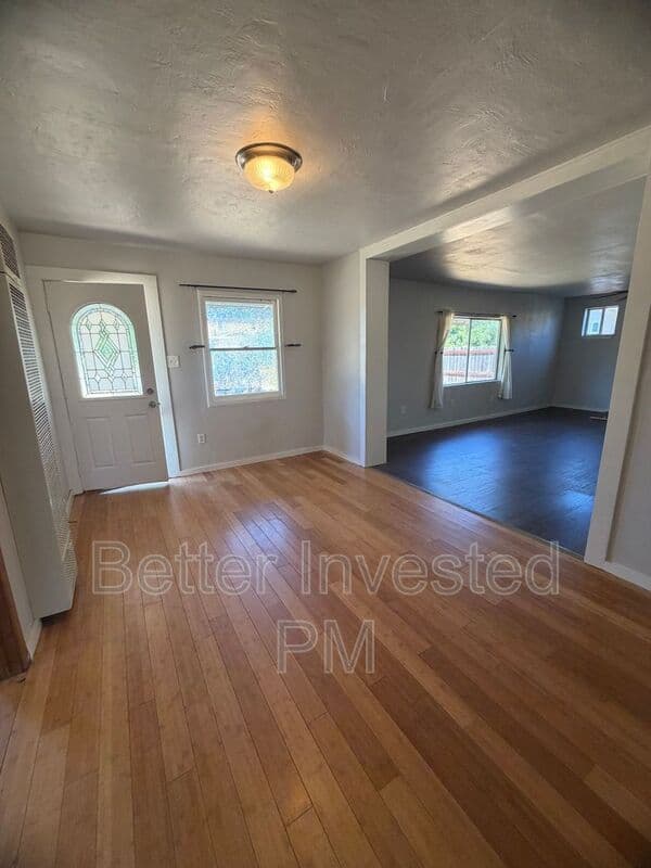 Ukiah House: 3851 Eastside Calpella Rd