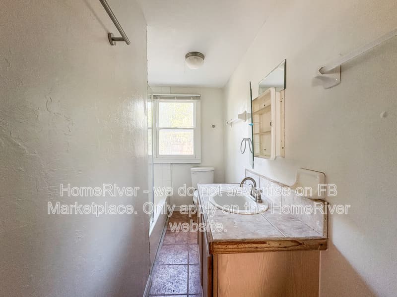 Lake Panasoffkee House: 1710 NW 29th Rd