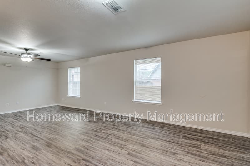 Mansfield Condo: 321 Queens Court - South